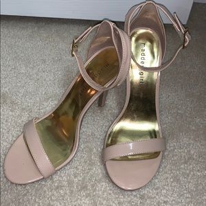 Madden Girl size 8 nude patent leather pumps